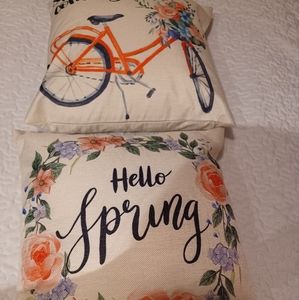 2 Accent Pillow Covers with 2 Accent Pillow Inserts